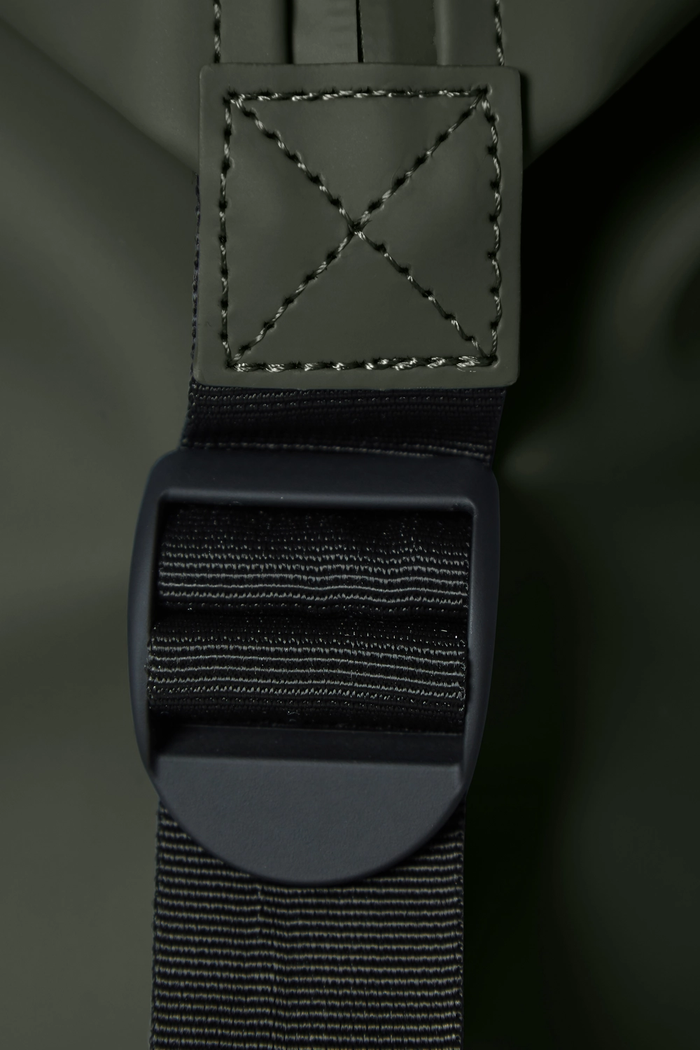 Reistas Rains Weekend Bag Small Green 18L 4 Reistas Rains Weekend Bag Small Green 18L - Afbeelding 4