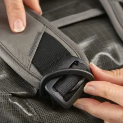 Reistas Patagonia Black Hole Duffel 100L Black -Tassen Winkel 4 POS WBF18 49352 HEXG BUCKLE3