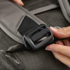 Reistas Patagonia Black Hole Duffel 100L Black -Tassen Winkel 5 POS WBF18 49352 HEXG BUCKLE4