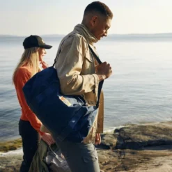 Fjallraven Reistas Fjällräven Vardag Duffel 30 Deep Forest -Tassen Winkel 5 SS20KO DSC7597