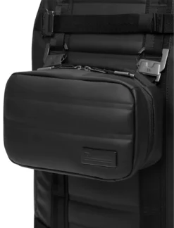 Toilettas Db The Ramverk Pro Pouch Black Out -Tassen Winkel 5 tt 6