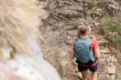 Osprey Sirrus Wandelrugzak - 24 Liter - Blauw 21 Osprey Sirrus Wandelrugzak - 24 Liter - Blauw -Tassen Winkel osprey stratossirrus 3 1